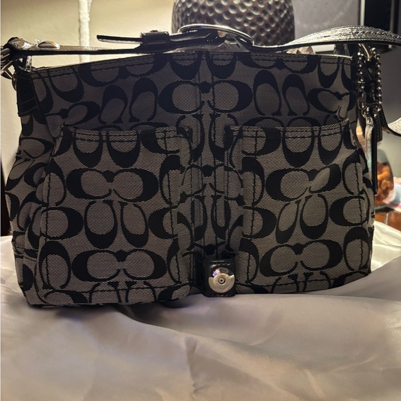 COACH Bleeker 12562 Shoulder Bag Black Patent Leather/Signature Canvas Medium - Picture 6 of 16